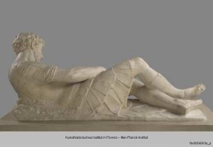 Grabmal des Mario Nari : Liegefigur des Mario Nari