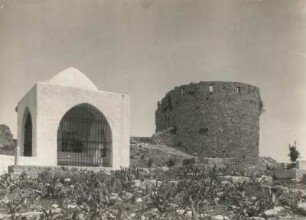 Libanon. Sidon. Arabisches Grab und alter Festungsturm (Citadelle Kal'at el-Mu'zze)