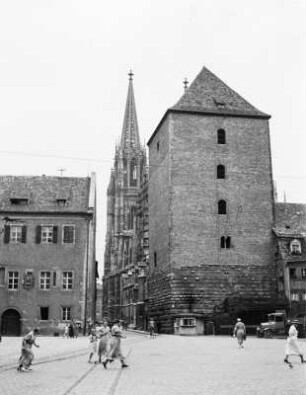 Regensburg, Alter Kornmarkt : Regensburg. Blick in die Domgasse mit Römerturm