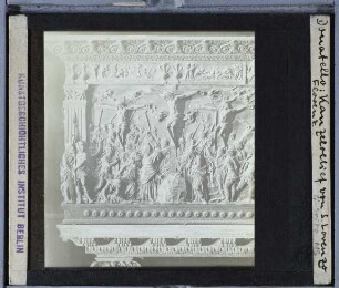 Florenz, S. Lorenzo,Florenz, S. Lorenzo, Passionskanzel : Bronzerelief, Kreuzigung