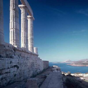 Kap Súnion, Poseidon-Tempel, Blick nach Westen an der Nord-Langseite des Poseidon-Tempels. I 516
