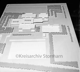 Schulzentrum Am Heimgarten: Reesenbüttler Redder: Architektenwettbewerb: zweiter Preis: Modell einer Planungsgruppe aus Münster