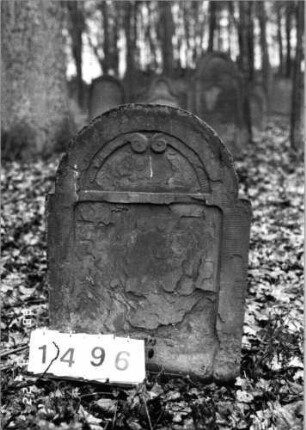 Grabstein 1496 (Index: 99903969) Material: Sandstein Zustand: vollständig verwittert Maße HxBxT: 78x53x6 cm: Grabstein 1496