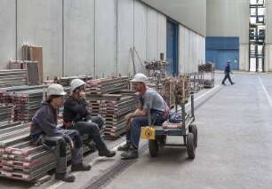 Gerüstbauer im Kraftwerk