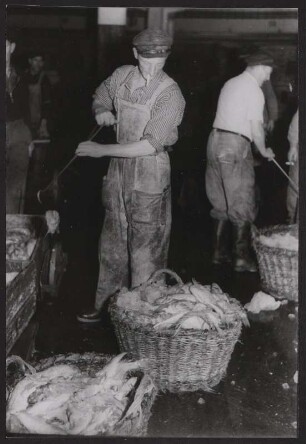 Mitarbeiter des Fischmarktes Hamburg-Altona