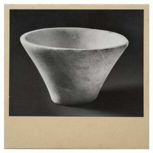 Nr. 1 Becher aus Alabaster (Werkbundkiste Der Becher, Bildtafel)