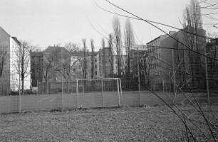 Berlin-Pankow : In Berlin-Pankow, zwischen Mendel- und Harzburger Strasse (?)