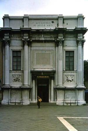 Gallerie dell'Accademia & ehemals Scuola Grande di Santa Maria della Carità — Fassade