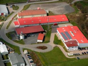 Steinbach-Herges-Hallenberg. Gewerbegebiet Am Scherzer. Luftbild-Schrägaufnahme von Ostsüdost
