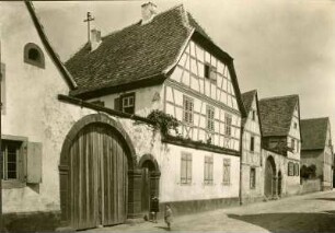 Straßenbild. Kirrweiler-Gegend vergl. F VII r
