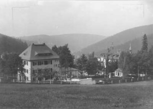 Bärenfels. Ortsteilansicht mit Hotel Kaiserhof. Blick nach Norden in das Weißeritztal mit Kipsdorf