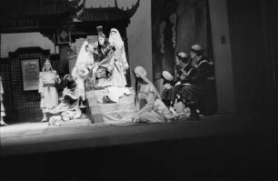 Szenenbilder aus "Turandot" von C. Gozzi, Theater der Jungen Garde, 1953