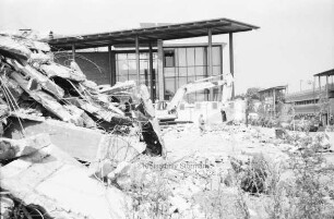 Bahnhof: Abriss des alten Bahnhofsgebäudes
