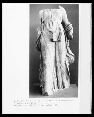 Weibliche Statue