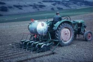 Fotografie: Säverfahren, Einzelkornsaat, Zuckerrübe, Bandspritzung