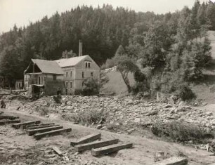 Unwetterkatastrophe im Osterzgebirge am 8./9. Juli 1927. Müglitztal mit Gasthaus Schüllermühle (Johnsbach-Bärenhecke)