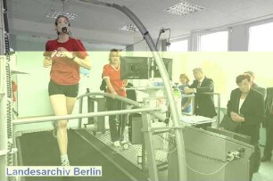 Rundgang des Regierenden Bürgermeisters Klaus Wowereit durch den Bezirk Lichtenberg