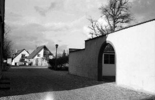 Breisach: Torbogen zum Pfarrhaus