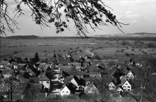 Nimburg: Blick von der Nimburg auf Dorf
