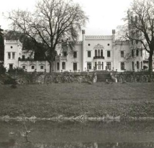 Kittendorf. Schloss. Gartenfront