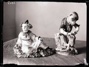 Schloß; Porzellanfiguren