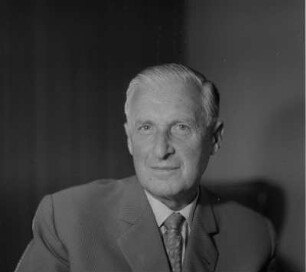 Porträt Herr Prof. Hugo Kuntze