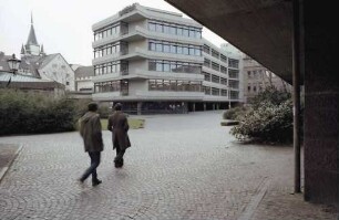 Freiburg: Kollegiengebäude III vom Hof aus