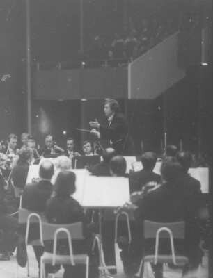 5. Zyklus-Konzert (Franz-Schubert-Zyklus) der Dresdner Philharmonie unter Leitung von Johannes Winkler mit Magdalena Rezler als Solistin (F. Schubert: Sinfonie Nr. 1; M. Karlowicz: Violinkonzert A-Dur op. 8; F. Mendelssohn Bartholdy: 4. Sinfonie). Kulturpalast Dresden, 07.02.1979