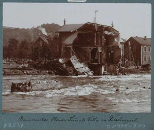 Die vom Hochwasser am 30./31. Juli 1897 zerstörte Villa des Baumeisters Hermann Timmel in Potschappel (Freital)