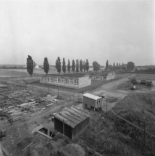 Baufertigstellung des Jugendheims West in der Rheinstrandsiedlung.