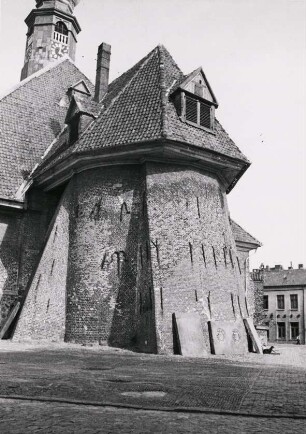 Wesselburen. Apsis aus dem 13 Jh. der Sankt-Bartholomäuskirche