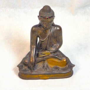 Buddha im Schneidersitz