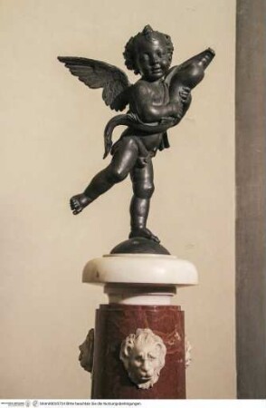 Putto mit Delphin