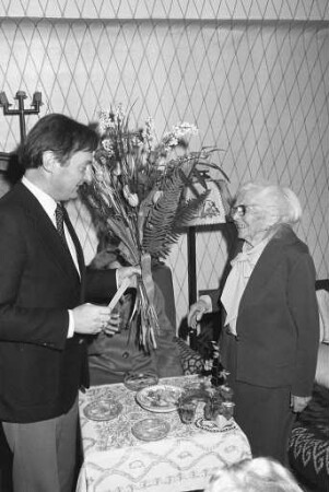 95. Geburtstag des Gründungsmitglieds der FDP Karlsruhe und ehemaligen Stadträtin Luise Riegger