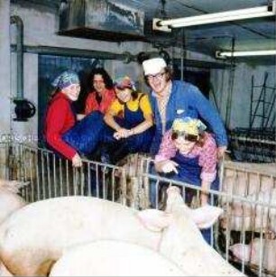 Jugendbrigade der Auszubildenden der LPG (T) Schweineproduktion Gladau