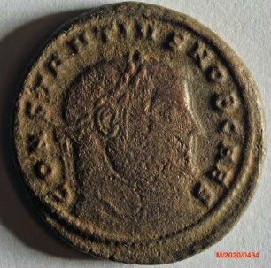 Römische Münze, Nominal Follis, Prägeherr Maximianus Herculius (?), für Constantius I. Caesar, Prägeort Siscia, Original