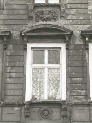 Dresden-Neustadt, Bischofsweg 68. Wohnhaus (1860). Fenster (1. Obergeschoß)