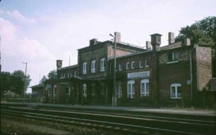Groß Behnitz Empfangsgebäude Bahnsteig