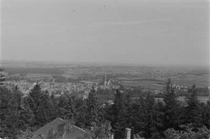 Blick vom Hutberg auf die Stadt Kamenz. : Pohlad z pastwineje hory na město Kamjenc.