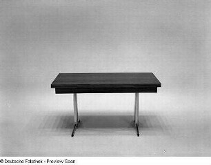 Ausziehtisch (Modell T 145/9)