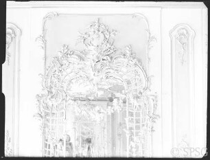 Potsdam, Neues Palais, Wohnung Friedrich II., Konzertzimmer, R.:211, Spiegel der Südwand.