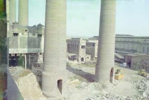 Schornstein 6, 5, Kesselhaus 2 (Reste), Schornstein 3, 2, Zwischenbau, Feinbrecherturm, Hochbunker, Labor Leuna, von S
