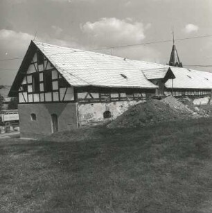 Auerbach-Sorga. Ehem. Gut (18. Jh.). Wirtschaftsgebäude. Feldseite