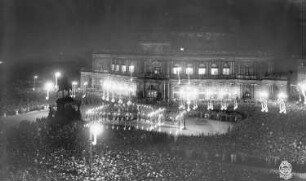 Dresden-Altstadt. Rheinlandbefreiungsfeier am 1.7.1930 auf dem Theaterplatz