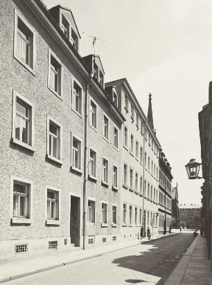 Dresden-Neustadt. Böhmische Straße. Blick nach Osten zum Martin-Luther-Platz