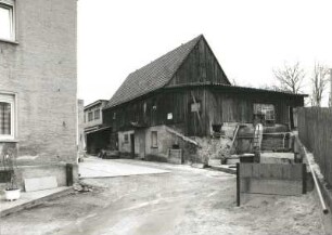 Seifersdorf bei Radeberg, Tina-von-Brühl-Straße 7. Gehöft. Stallscheune