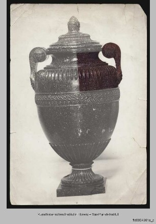 Vase in ägyptischem Stil
