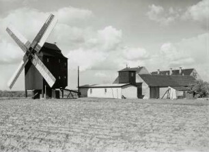 Bockwindmühle und Mühlengehöft : Strehla (bei Riesa). Bockwindmühle und Mühlengehöft