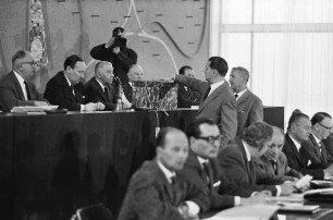 Wahl des neuen Bürgermeisters Walther Wäldele als Nachfolger des verstorbenen Bürgermeisters Ernst Schiele.