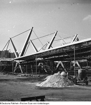 Ausstellungshalle Fucikplatz (heute Straßburger Platz)